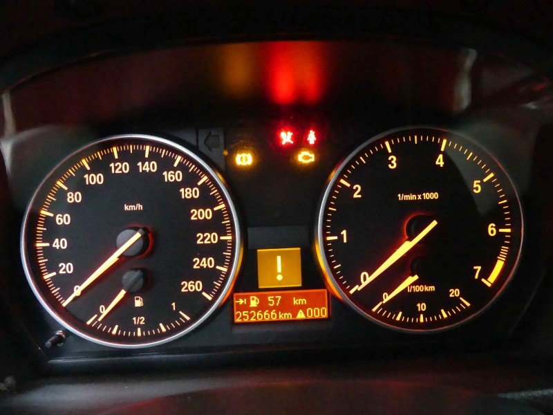 Licznik Bmw e90 9166827 2.0b EUROPA Licznik Bmw e90 9166827 2.0b EUROPA