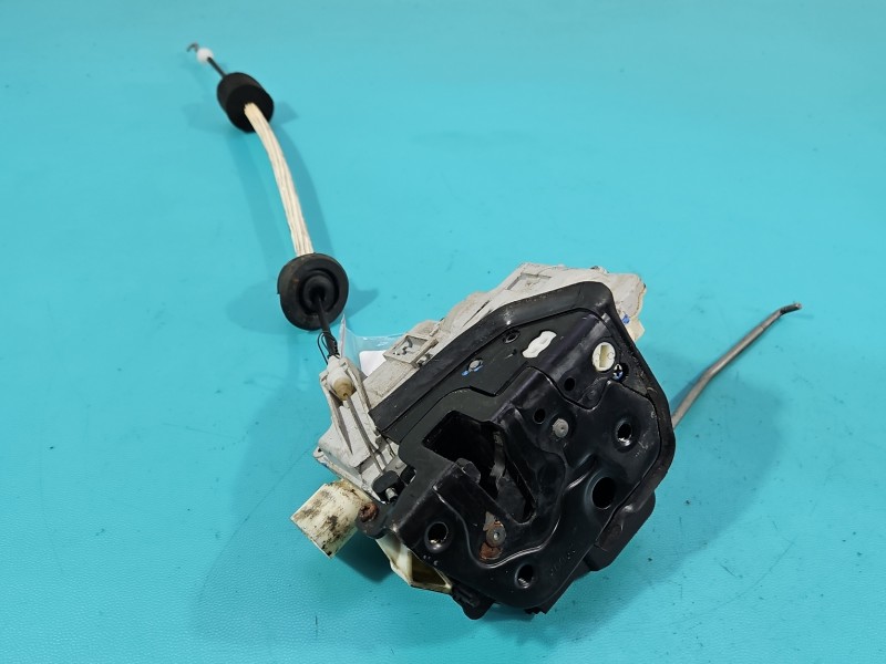 Zamek przód prawy 4F1837016 Audi A6 C6 EUROPA Producent części: Audi, Europejska, 7pin