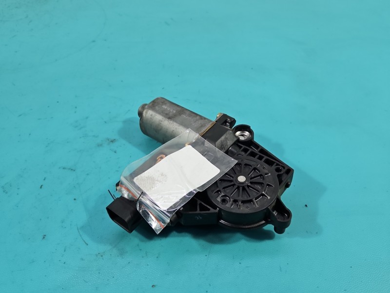 Podnośnik przód lewy Toyota Avensis I T22 5d kombi