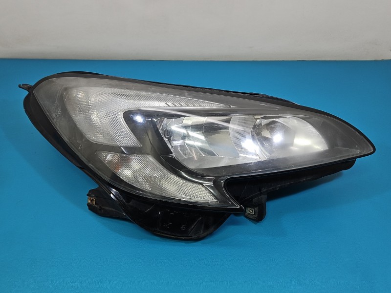 Reflektor prawy lampa przód Opel Corsa E EUROPA 13381336