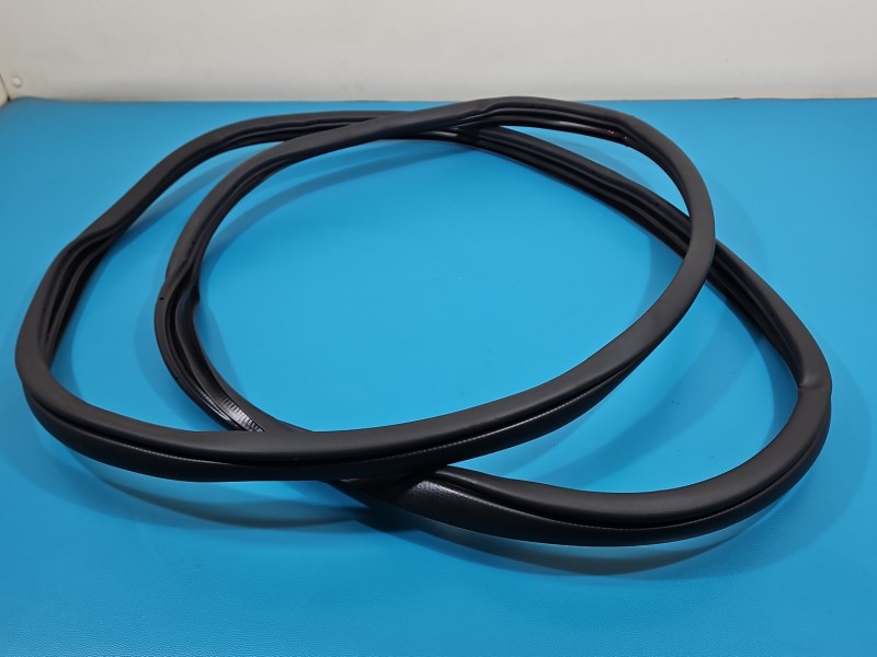 Uszczelka drzwi przód prawa Hyundai I30 III 16-