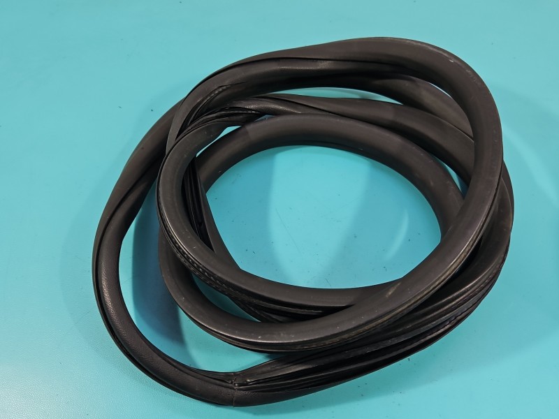 Uszczelka drzwi przód prawa Toyota Proace City