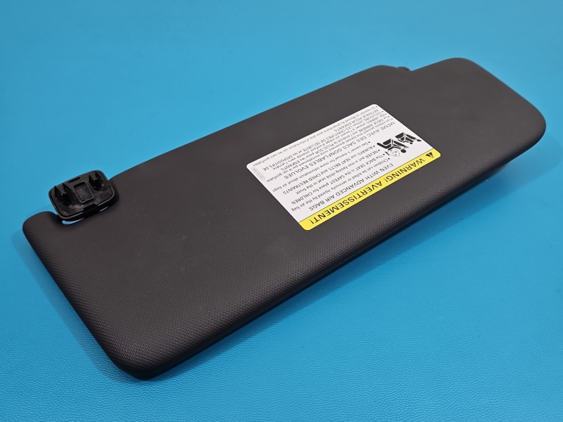 Przesłonka lewa Audi A4 B9 DASZEK osłona przeciwsłoneczna