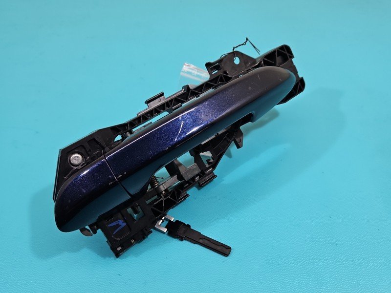 Klamka przód lewa zewnętrzna Vw Passat B7 3C0837885H