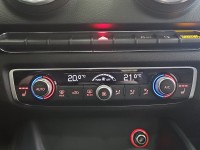 Konsola panel nawiewu Audi A3 8V 8V0820043D