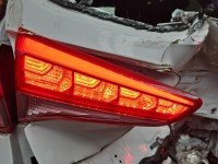 Lampa tył lewa LED Z KLAPY TYŁ 15-18 Uszkodzone mocowania, pęknięta obudowa. Uszczerbany klosz Hyundai Tucson III 15-20 HB