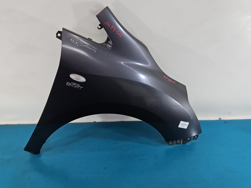 Błotnik przód prawy Toyota Verso 09- 1G3