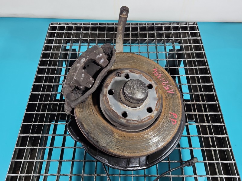 Zwrotnica prawa piasta przód 2.2 cdi Mercedes W211