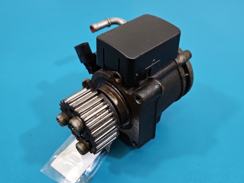 Pompa wtryskowa Skoda Fabia II 1.6 tdi CAYA 03L130755AH