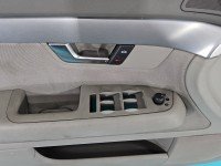 Tapicerka drzwi przód lewa boczek Audi A4 B7 8E1867105