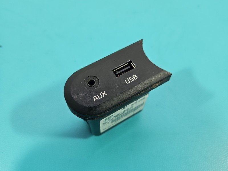 Gniazdo USB Kia Ceed II 12-18 96120-A2000 Gniazdo USB Kia Ceed II 12-18 96120-A2000