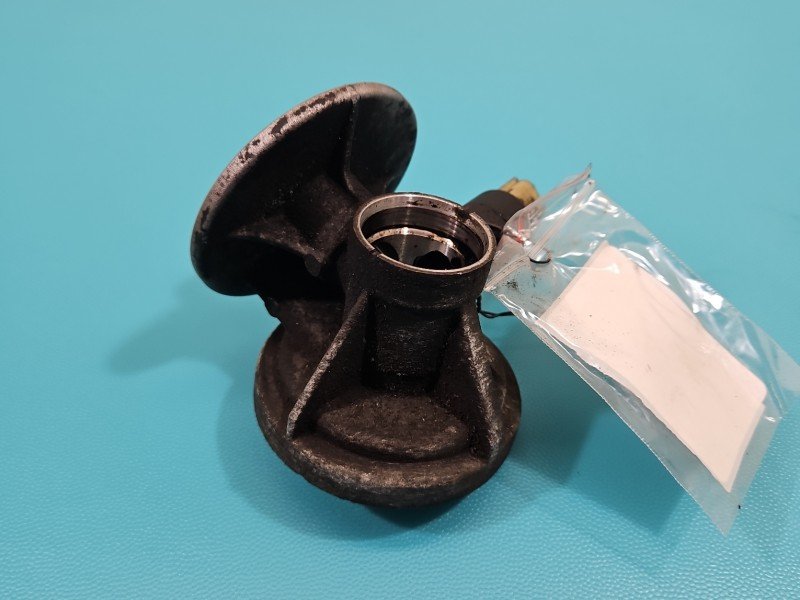 Podstawa filtra oleju obudowa Renault Megane III 1.5 dci (K9KJ836)