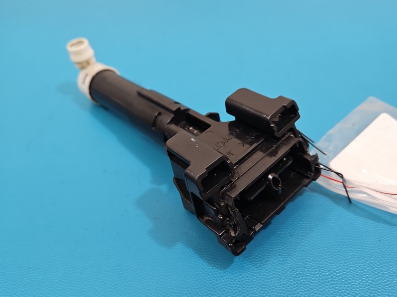 Spryskiwacz reflektora prawy Toyota Rav4 IV 70227