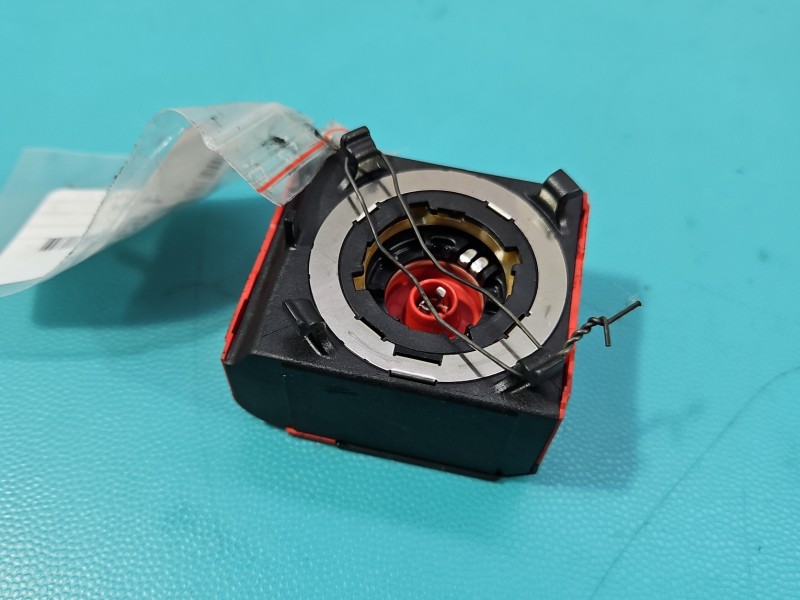 ŻARNIK STARTER ZAPŁONNIK CEWKA XENON 1307329076Volvo V50 S40 II