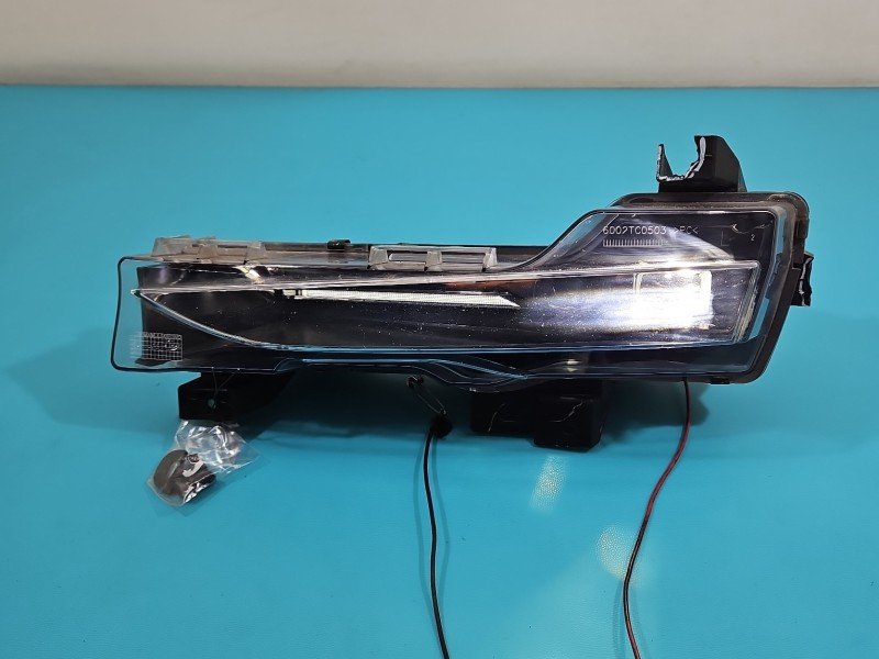 Halogen lewy Tesla Model 3 2017- Halogen lewy Tesla Model 3 2017-