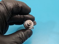 Wtryskiwacz Opel Astra V K 55577403 1.4 T (LE2)