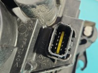 Reflektor prawy lampa przód Peugeot 5008 EUROPA