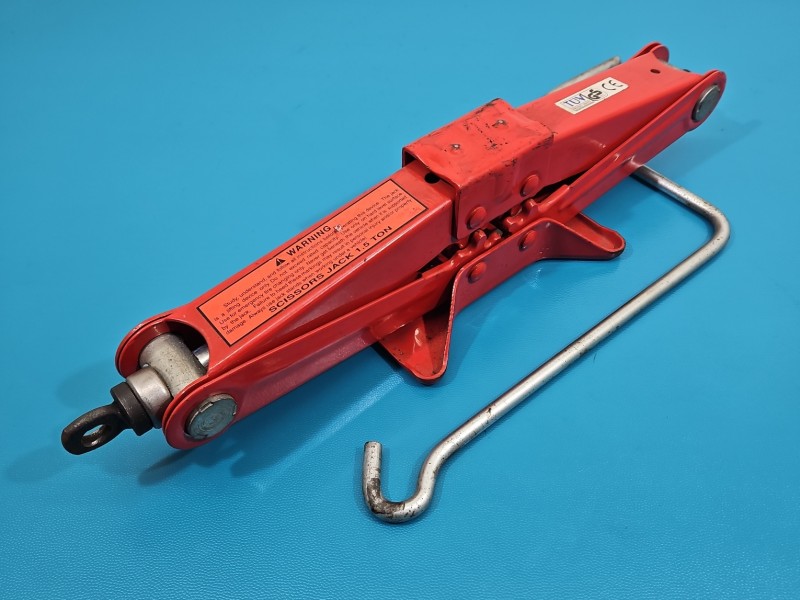 lewarek Podnośnik samochodowy trapezowy Mazda 6 I GG