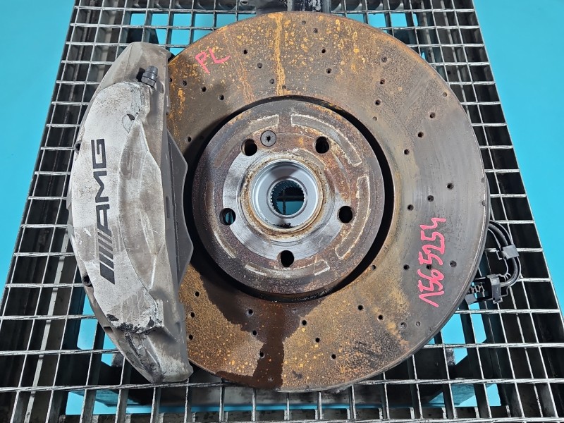 Zwrotnica lewa piasta przód 2.0 T Mercedes W177