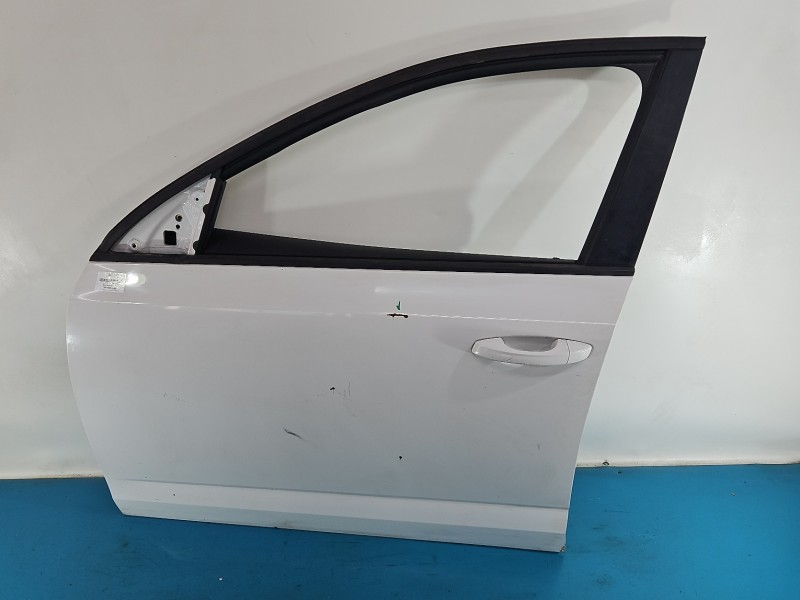 DRZWI PRZÓD LEWE KIEROWCY Skoda Octavia III 5d LF9E