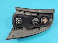 Lampa tył lewa Toyota Corolla E12 kombi 01-04 PRZED LIFTEM KOMBI Z LISTWĄ ŻARÓWKOWĄ / KOITO OE EUROPA