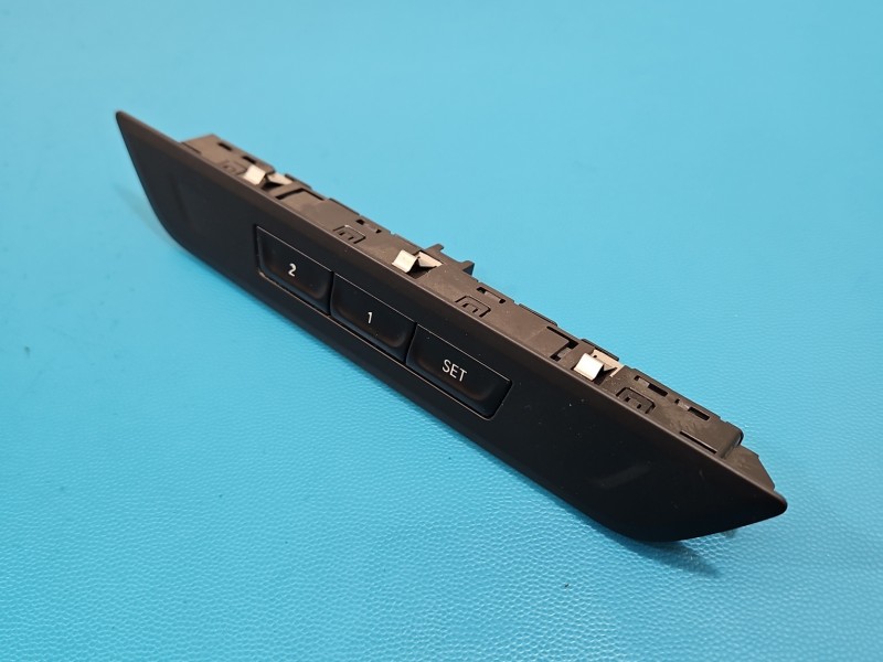 Przełącznik FOTELA PRZÓD PRAWY BMW G30 6826749