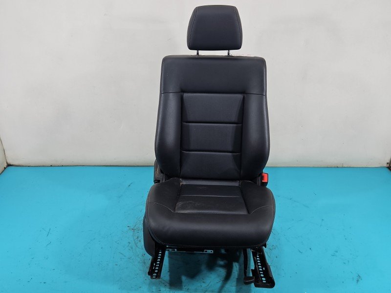Fotel prawy przód pasażera Mercedes W212