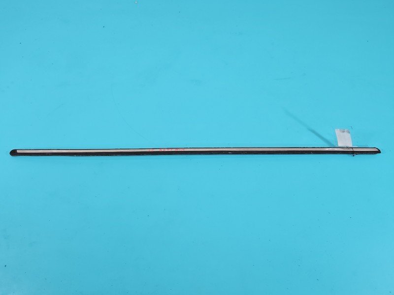 Listwa drzwi przód lewa Mercedes 123