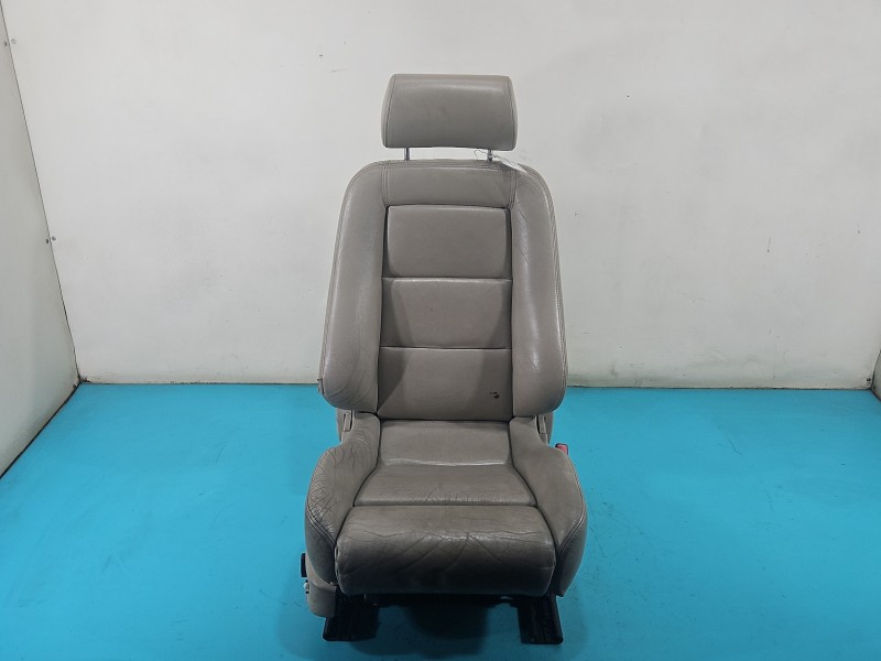Fotel prawy przód pasażera Audi A8 D2 4d EUROPA