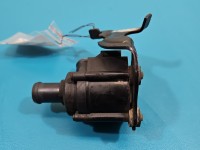 Pompka obiegu wody pompa Skoda Octavia III 1.6 tdi 5Q0121599Q