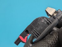 Przesłonka lewa Audi A4 B9 DASZEK osłona przeciwsłoneczna