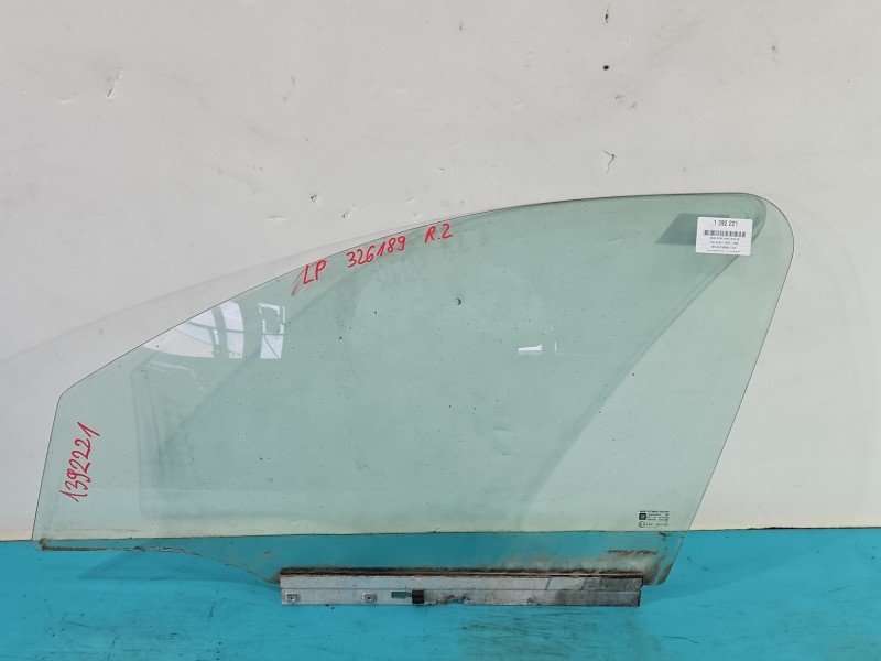 Szyba drzwi przód lewa Opel Corsa C HB