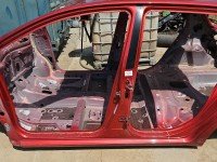 Próg lewy SŁUPEK ŚRODKOWY B Toyota Yaris III HB 5d bordowy 3N8