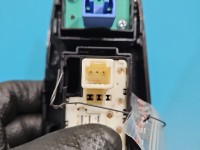 Przełącznik szyb LEXUS CT 10-22 74231-76010 Producent części: Lexus, przód prawy EU