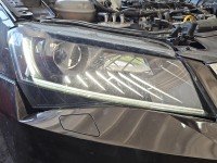 Reflektor prawy lampa przód Skoda Superb III EUROPA