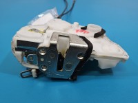 Zamek przód prawy 82201-68LA Suzuki Swift Mk7 EUROPA 7PIN