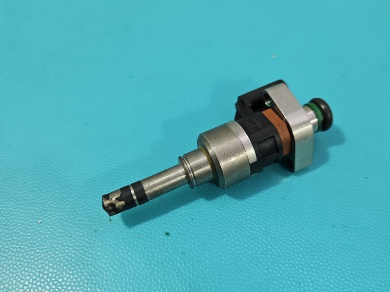 Wtryskiwacz benzyna 55577403 Opel Astra V K 1.4 T B14XFL 125KM