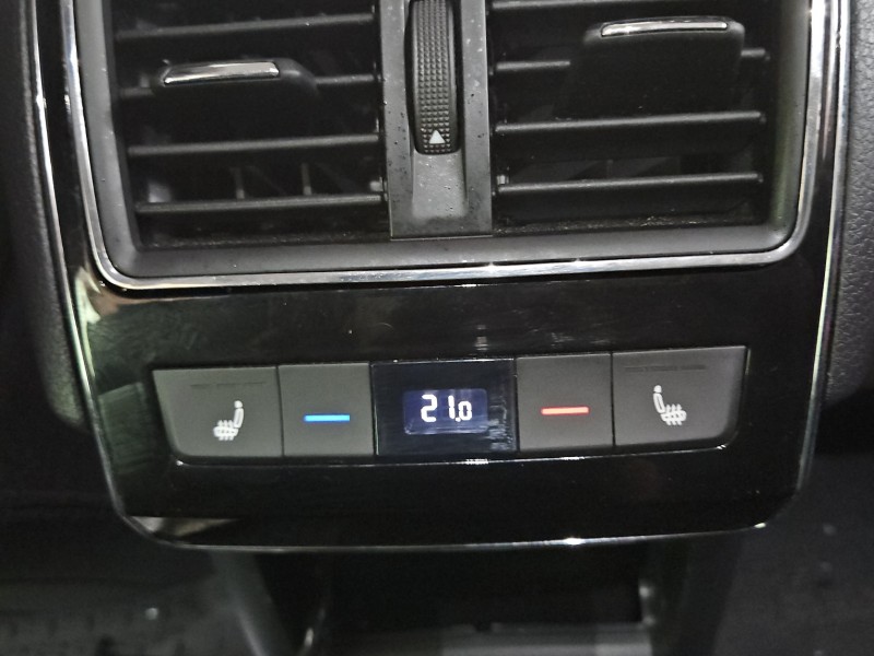 Przełącznik nawiewu foteli tył Skoda Superb III 3V0907049E