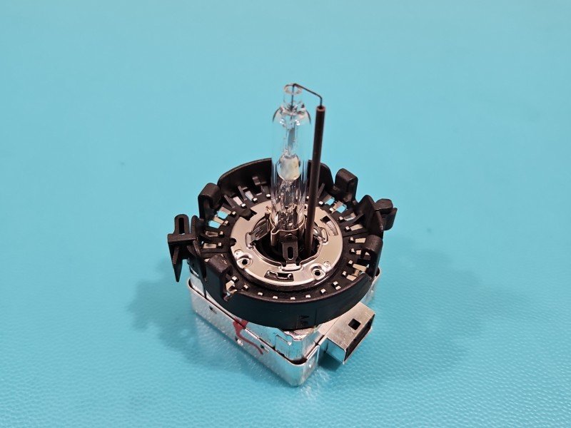 ŻARNIK STARTER ZAPŁONNIK CEWKA XENON 000690Vw Tiguan I 07- ŻARNIK STARTER ZAPŁONNIK CEWKA XENON 000690Vw Tiguan I 07-