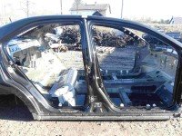 Próg prawy SŁUPEK ŚRODKOWY B Suzuki Kizashi sedan 4d czarny ZMV