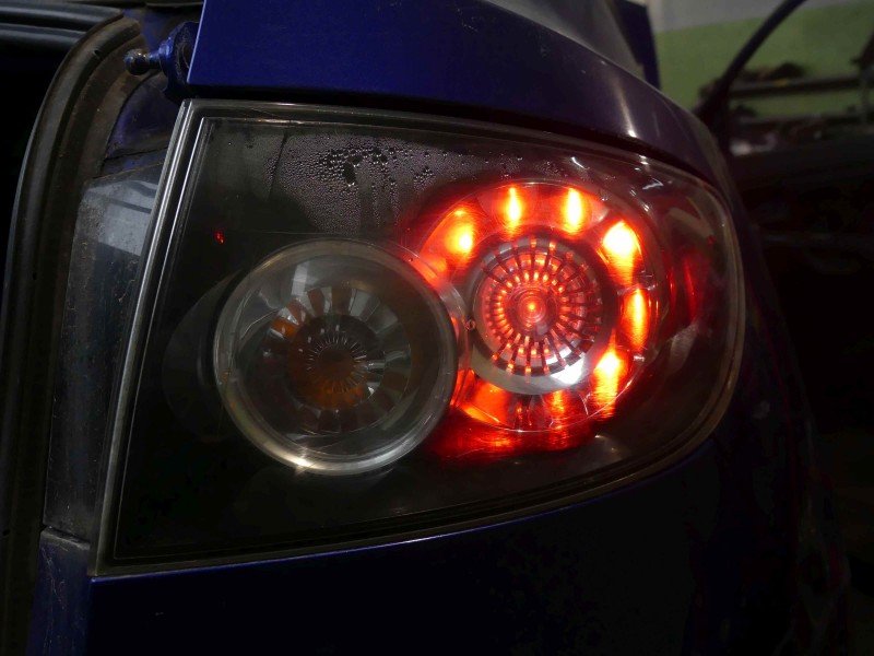 Lampa tył prawa Mazda 3 BK sedan