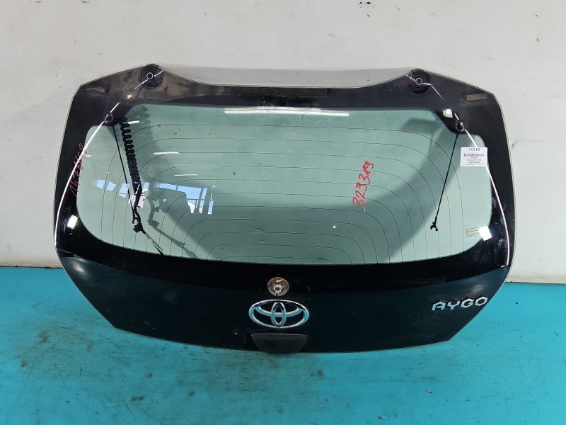 Klapa tył Toyota Aygo II 14-22 HB 5d srebrny 1E7/FB21 Klapa tył Toyota Aygo II 14-22 HB 5d srebrny 1E7/FB21