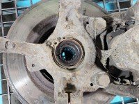 Zwrotnica lewa piasta przód 1.5 dci Renault Modus