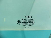 Szyba drzwi przód lewa Audi A3 8L