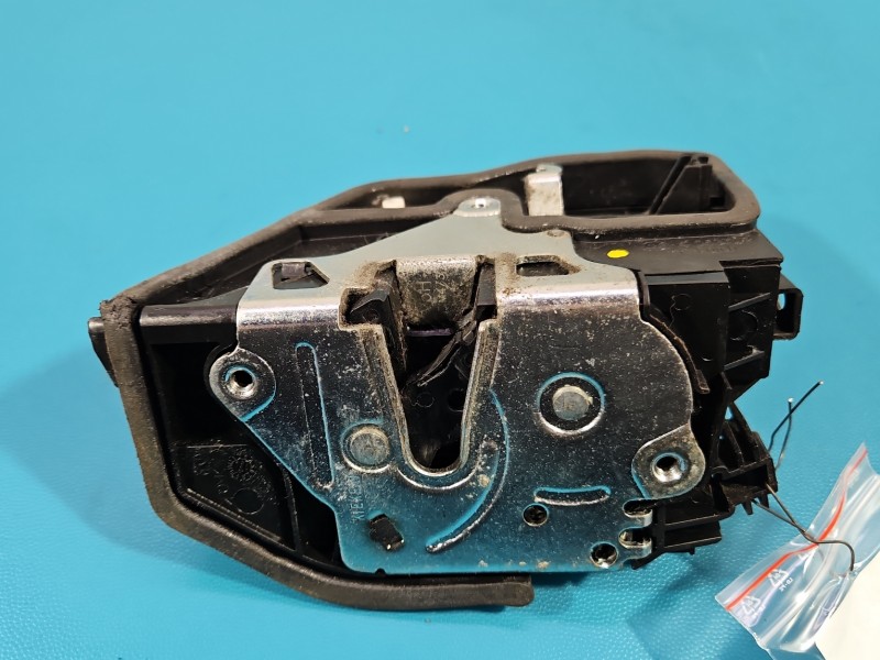 Zamek przód lewy Bmw F32 F33 F36 EUROPA 4pin 7229461