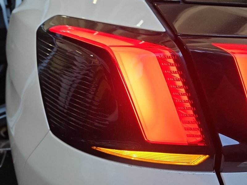Lampa tył lewa Peugeot, z błotnika led Peugeot 3008 II HB