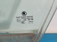 Szyba drzwi przód lewa Skoda Superb III kombi