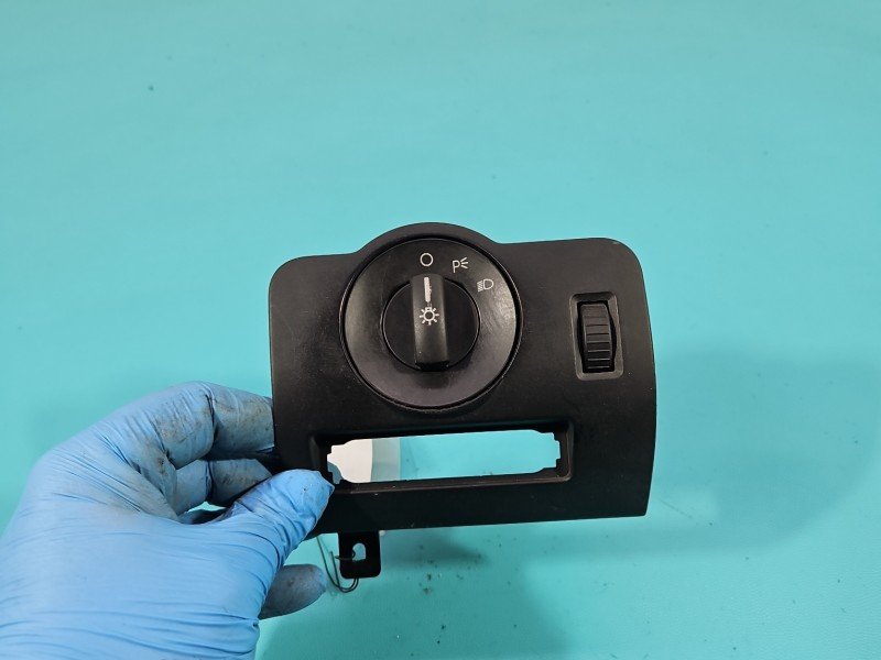 Przełącznik włącznik świateł Ford Mustang V 04-14 Przełącznik włącznik świateł Ford Mustang V 04-14