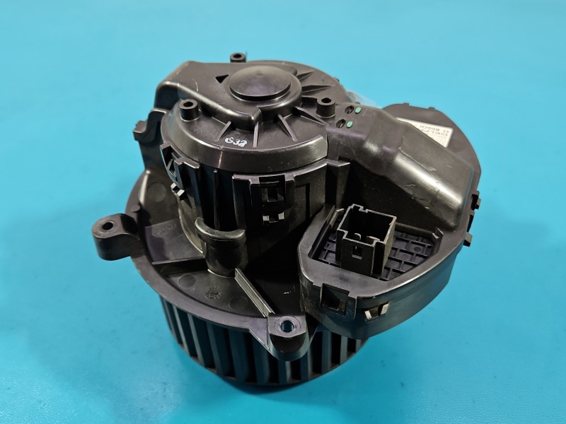 Dmuchawa nawiewu wentylator Porsche Cayenne II europa 52431047, 7P0820022A