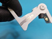 Zawias drzwi przód lewy Skoda Octavia IV